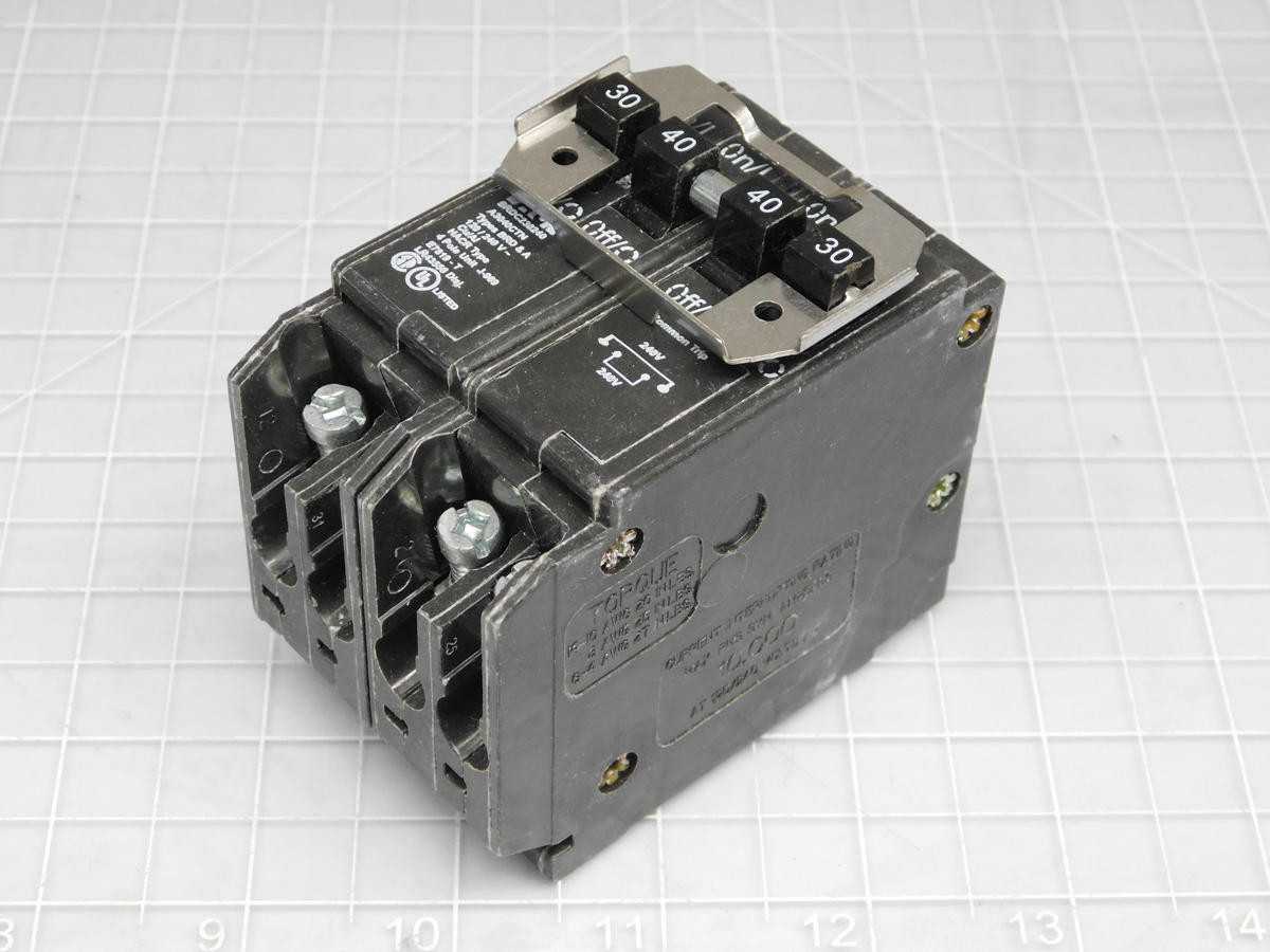 Lot Of 5 Eaton BRDC230240 Quadplex Circuit Breaker 30A/2P 40A/2P T192287 - CIRCUIT BREAKERS