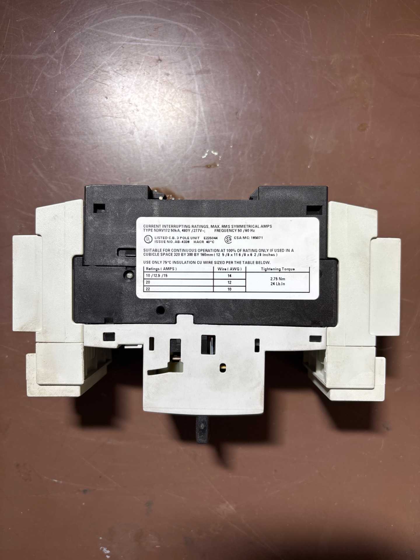 SIEMENS 3RV1721-1JD10 MOLDED CASE CIRCUIT BREAKER - CIRCUIT BREAKERS