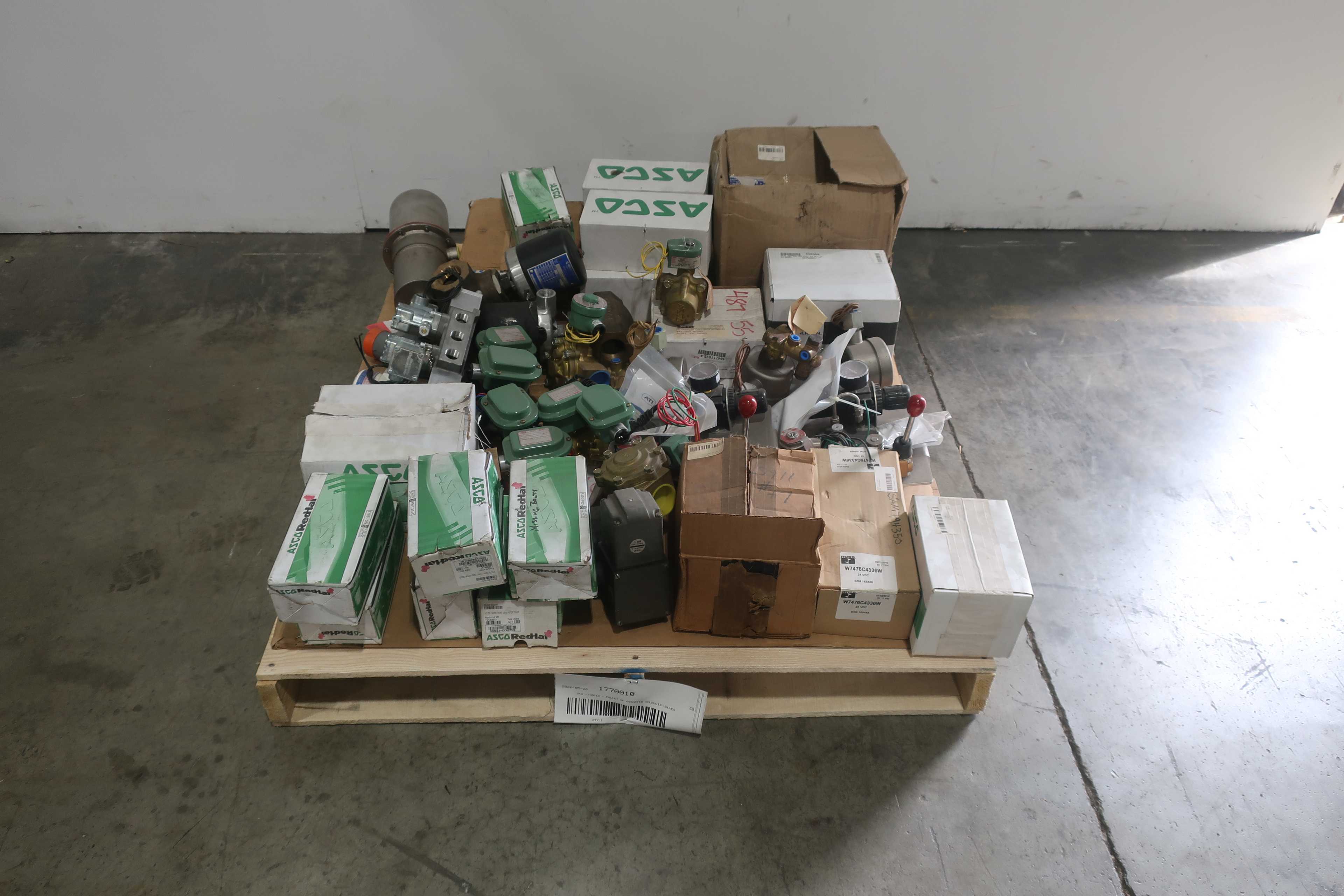 SKU 1770010 - PALLET OF ASSORTED SOLENOID VALVES - SOLENOID VALVE