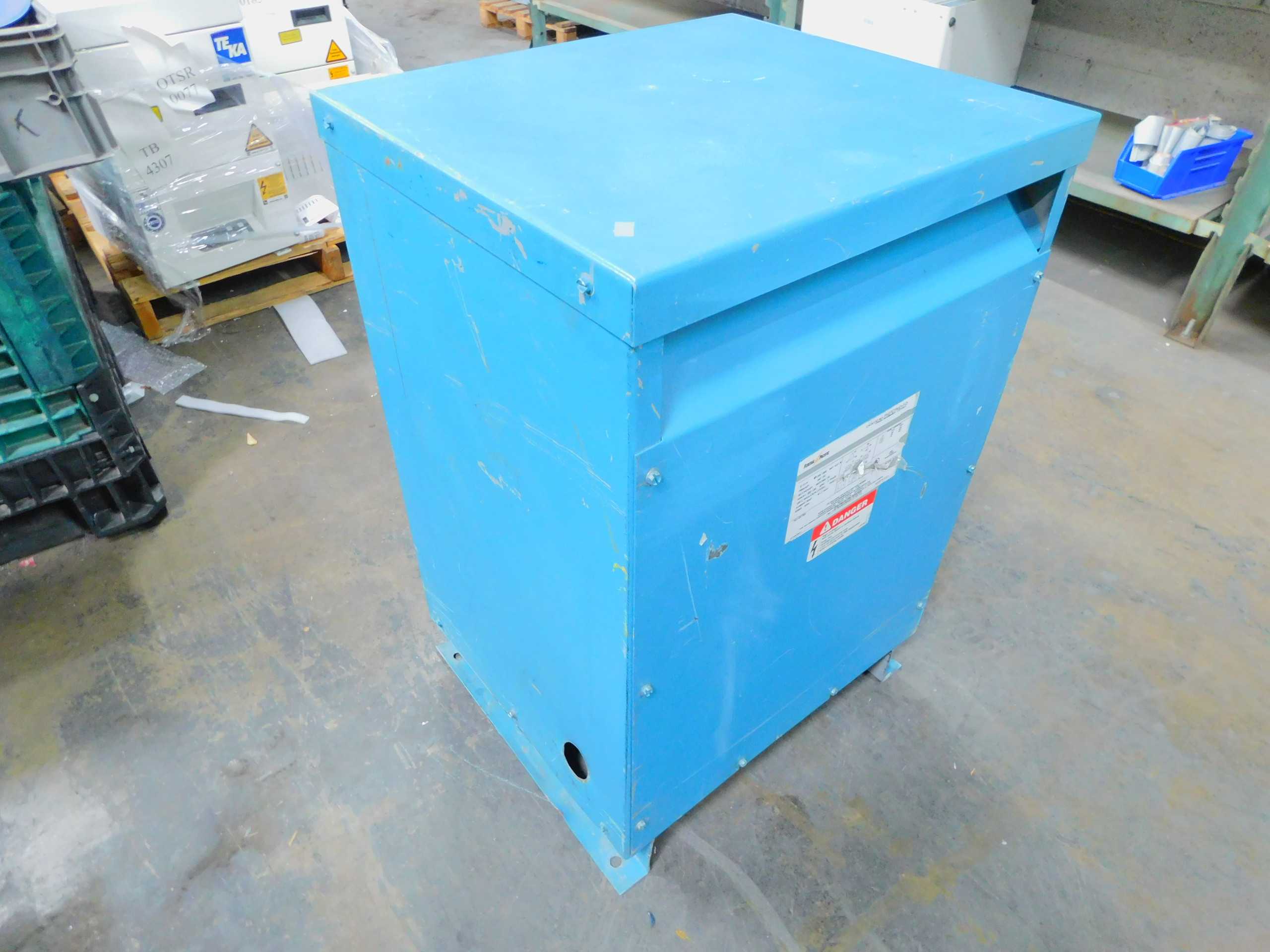 FEDERAL PACIFIC FH27CFMD-T-D DRY TYPE TRANSFORMER 27 KVA, PRI.460,SEC.460Y/266 - DRY TRANSFORMERS