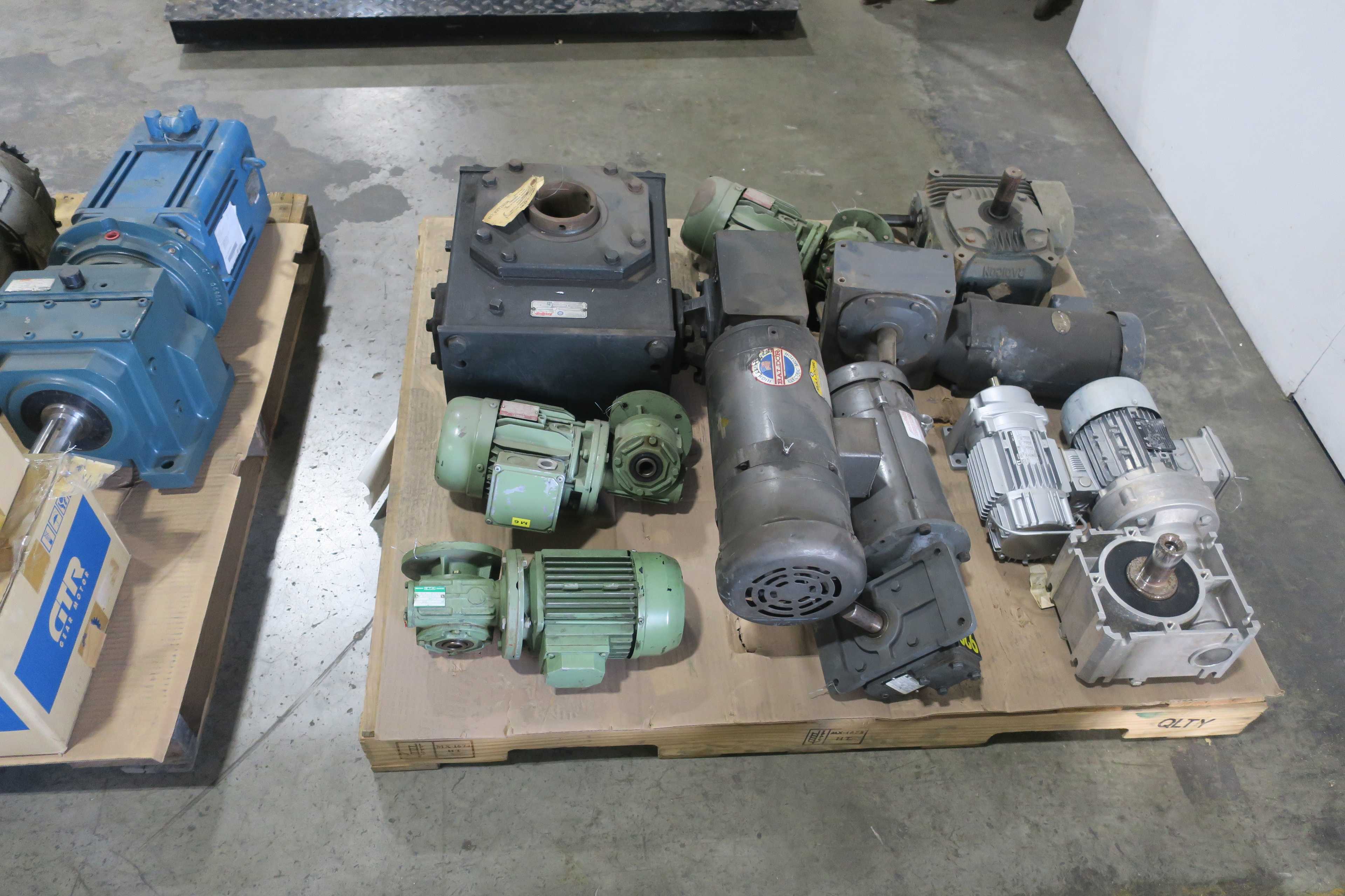 SKU 1786628 - 4 PALLETS OF ASSORTED GEARMOTORS - GEARMOTOR