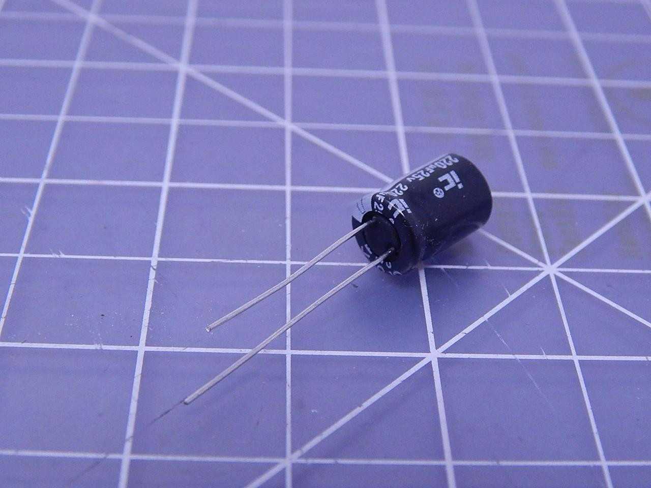 LOT OF 1900 ILLINOIS CAPACITOR 227CKR025M ALUMINUM ELECTROLYTIC CAPACITORS - LEADED 220 UF 25 V 20 % - ELECTRICAL COMPONENTS