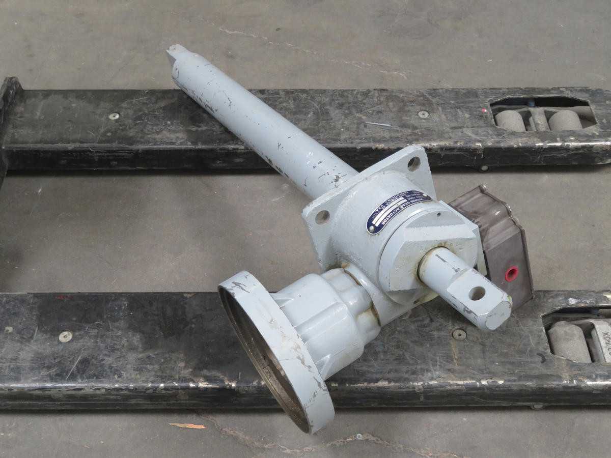 DUFF NORTON FLM10010-845 WORM GEAR ACTUATOR W SKA6000B10 T201300 - PNEUMATIC VALVE ACTUATORS