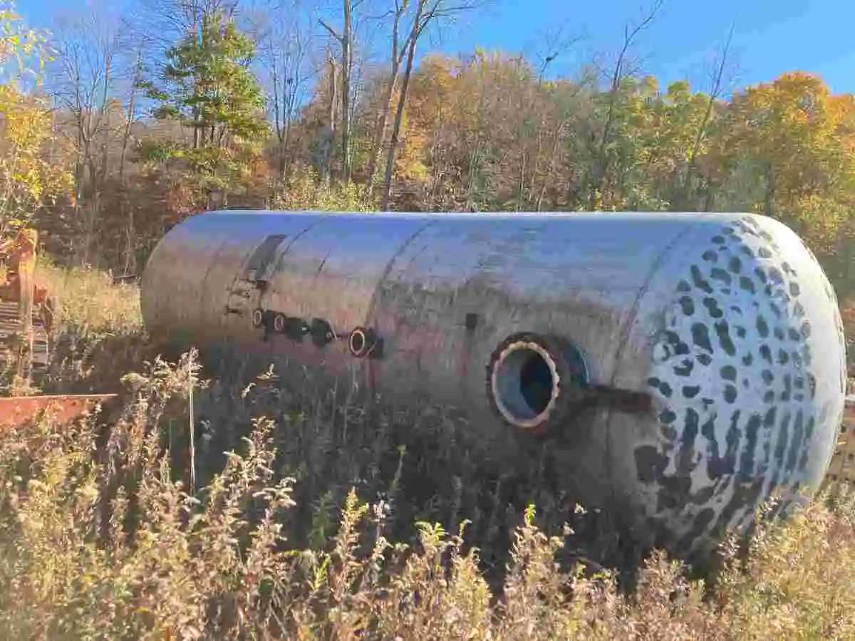 12,000 Gallon Stainless Steel Horizontal Tank 304 - 100 PSI - Clean Inside, Mounts On Piers - TANKS