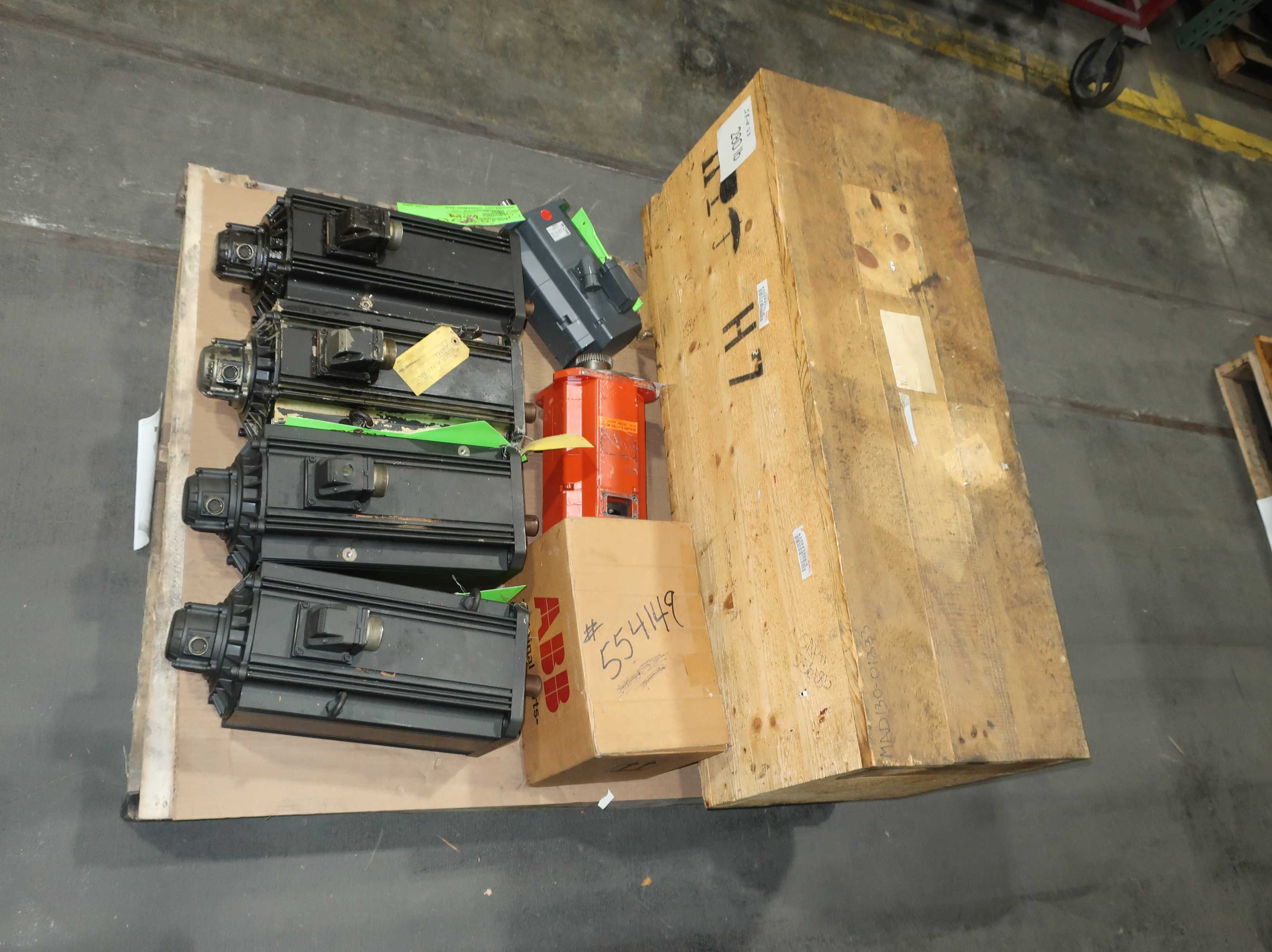 PALLET OF ASSORTED SERVO MOTORS - SERVO MOTORS