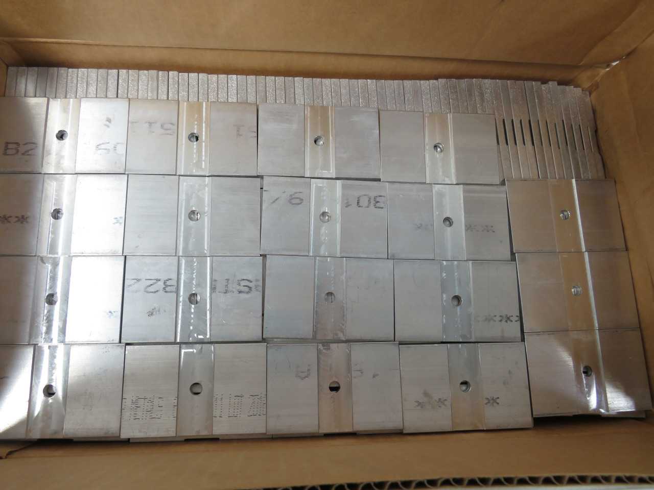 LOT OF 200 HM-001508-000 CLAMP SUPPORT PLATE T192053 - PLATE & STRUCTURAL EQUIPMENT