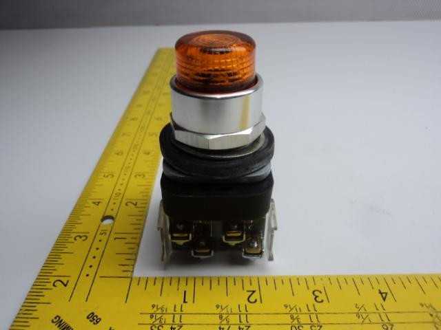 Lot Of 8 Allen-Bradley 800T-QT24 Push Button T14627 - SWITCHES