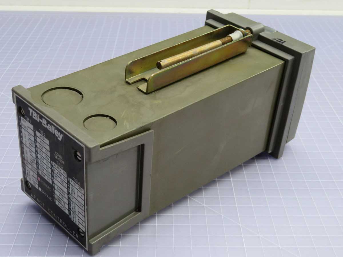 TBI-BAILEY TB7000L1 ANALYTICAL CONTROLLING TRANSMITTER T254292 - FLOW TRANSMITTER