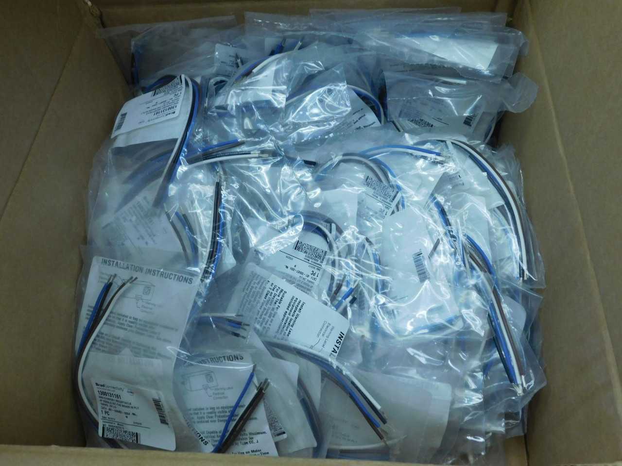 Lot Of 120 Brad Connectivity Mini-Change Receptacle 4P Female Int-Thd BRA - PLUGS & RECEPTACLES