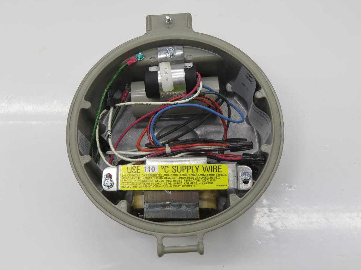 HUBBELL MBL151 LIGHTING FIXTURE T233724 - BALLASTS