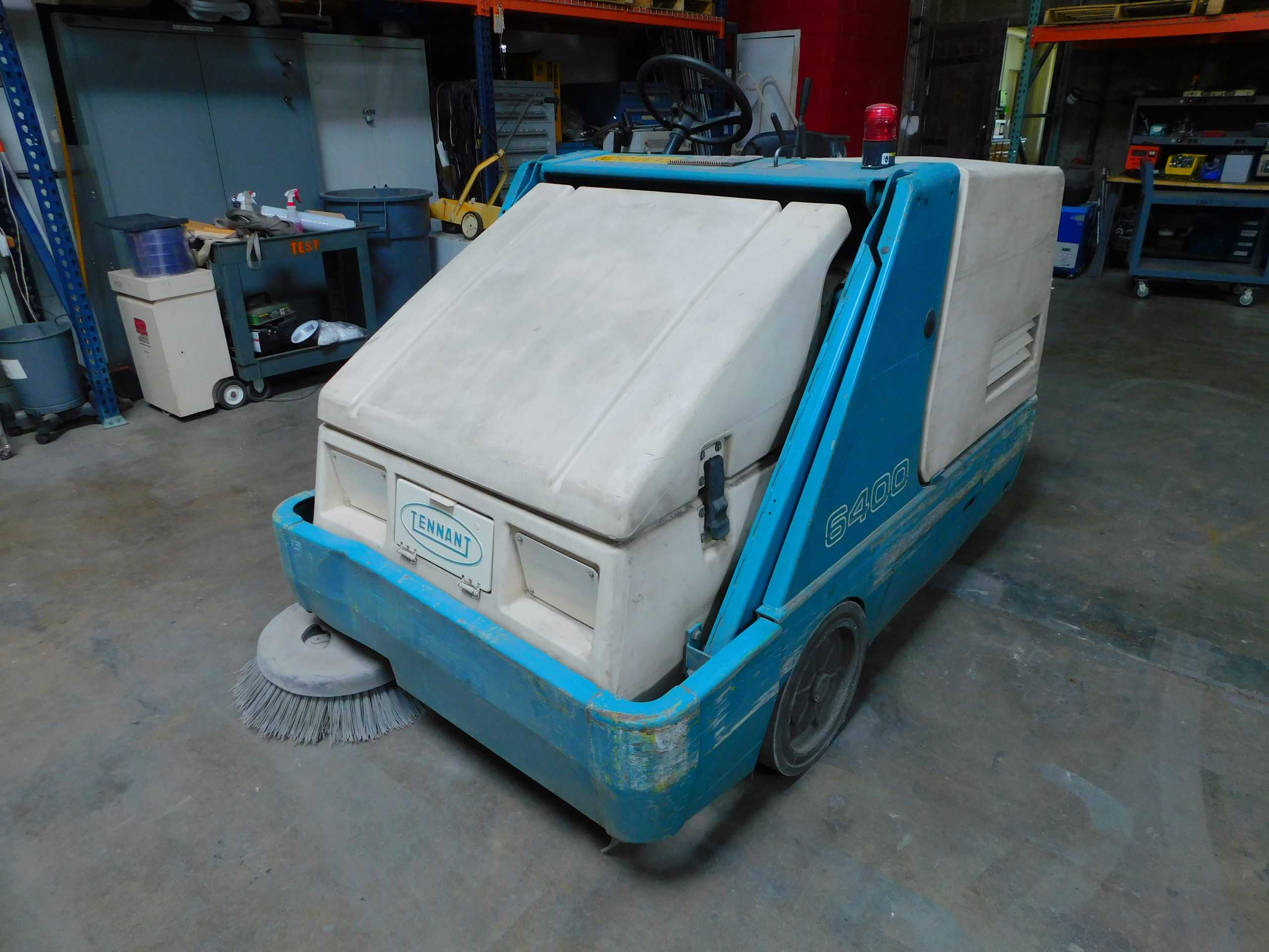 Tennant 6400 Ride-On Power Sweeper For Efficient Cleaning - SWEEPERS