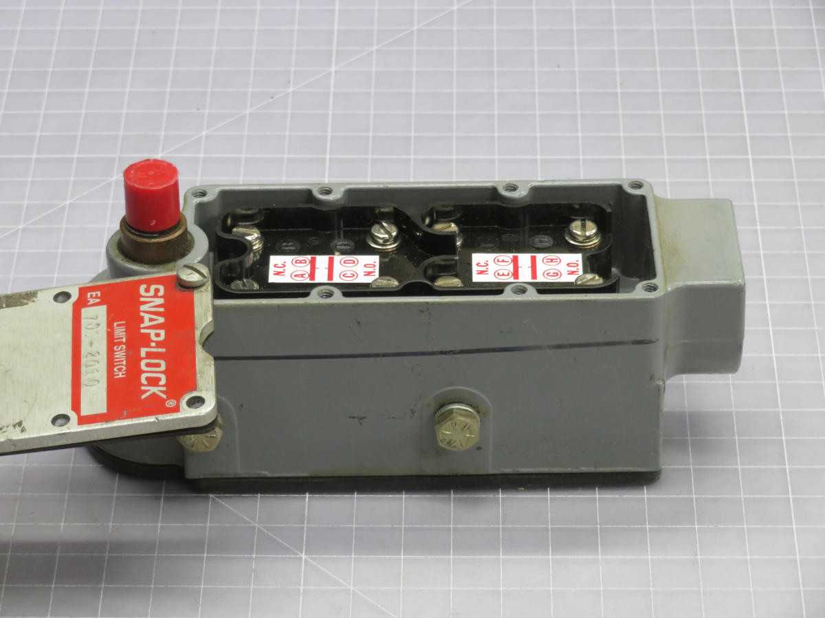 NAMCO EA700-20100 SNAP-LOCK LIMIT SWITCH T235158 - SWITCHES