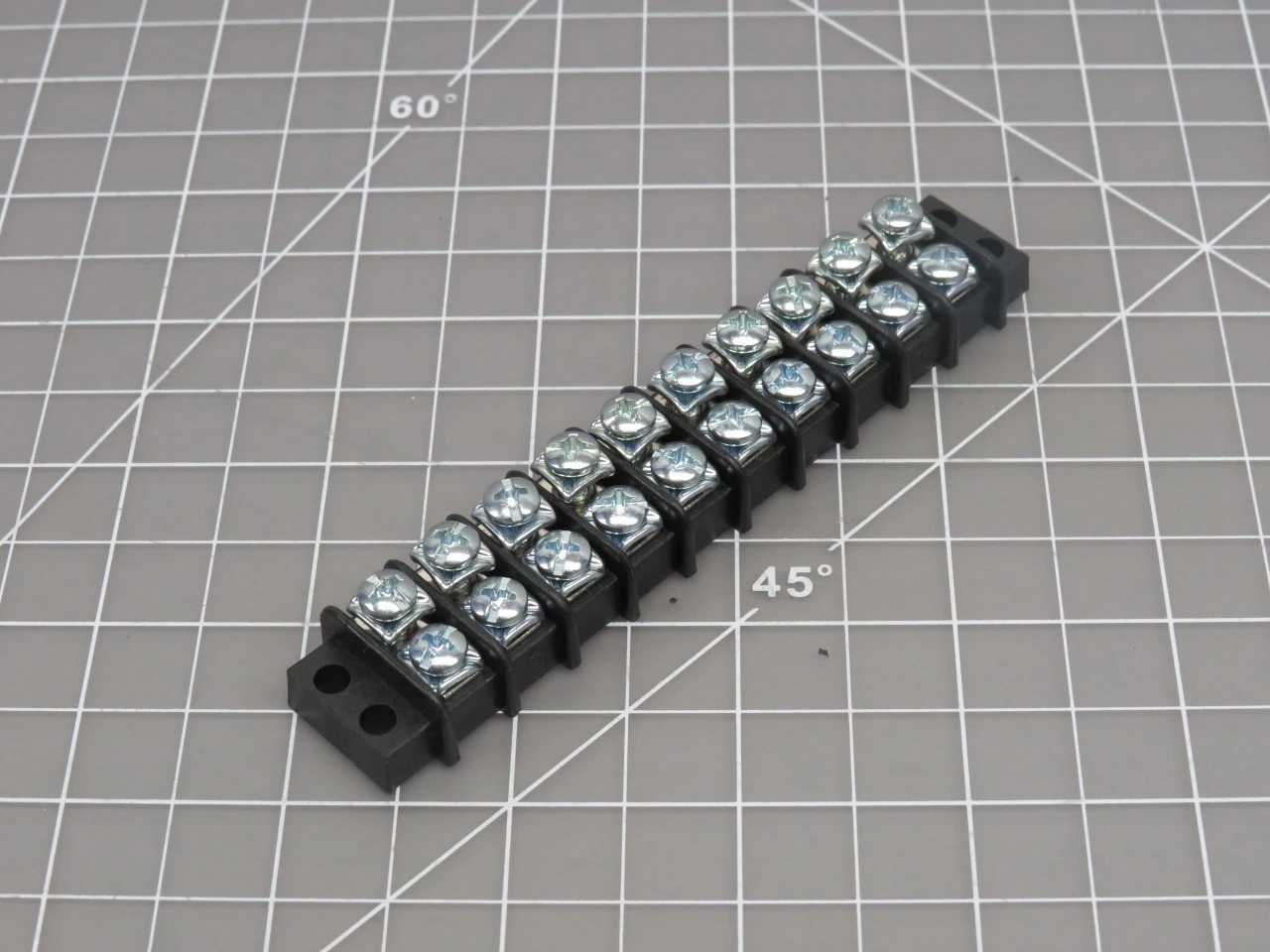 LOT OF 150 MOLEX 0387790118 CONN BARRIER STRP 10CIRC 0.375"	
 T153085 - TERMINAL BLOCKS