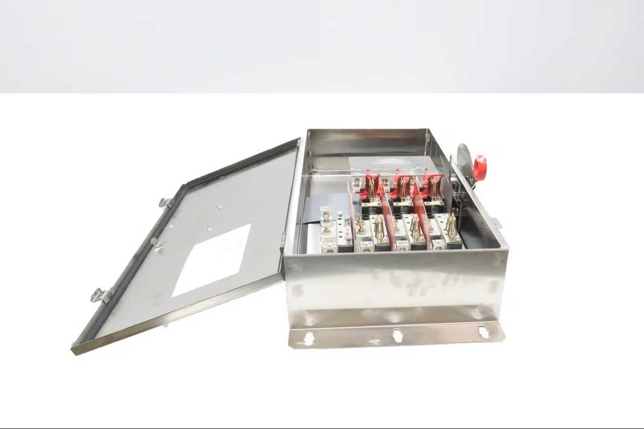 SKU 1787584 - LOT OF 1 EATON CDH364NWKX 3P 200A AMP 347/600V-AC 250V-DC FUSIBLE DISCONNECT SWITCH - DISCONNECT SWITCHES