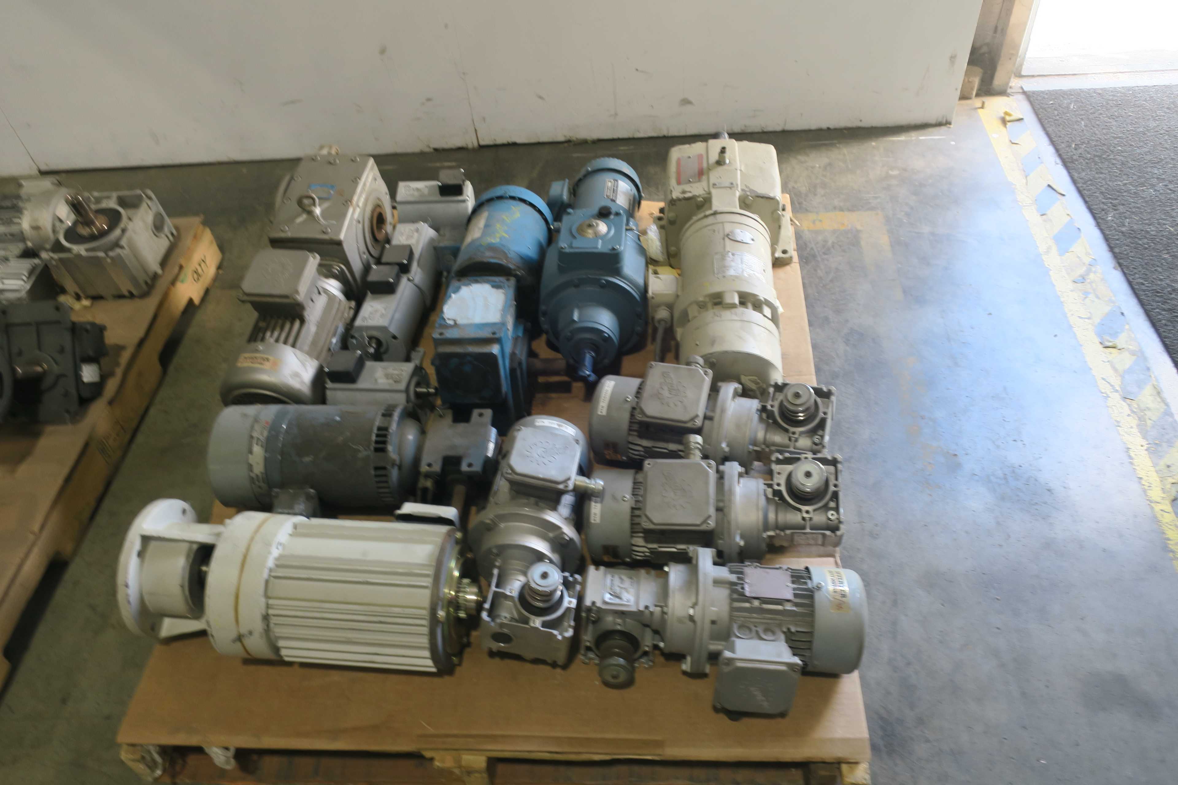 SKU 1786628 - 4 PALLETS OF ASSORTED GEARMOTORS - GEARMOTOR
