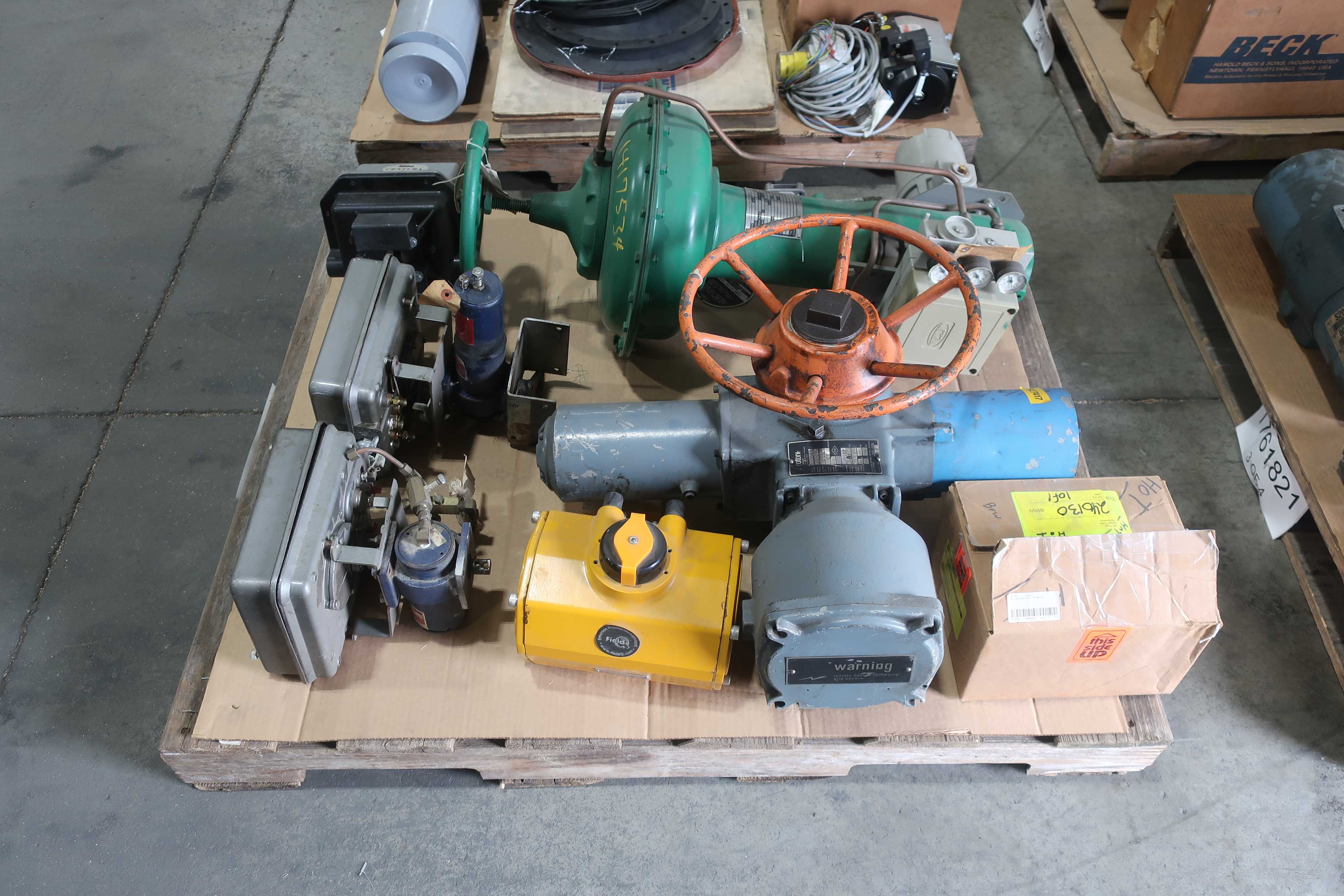 SKU 1761821 - 4 PALLETS OF ASSORTED ACCUATORTS, POSITIONERS AND INDICATORS - VALVE POSITIONERS & INDICATORS