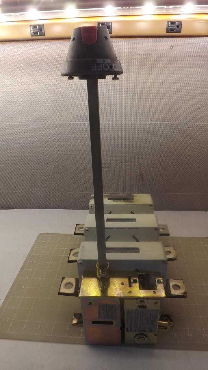ABB OETL-NF600A 3-POLE GENERAL PURPOSE SWITCH INTERRUPTEUR 600 AMP T27058 - DISCONNECT SWITCHES