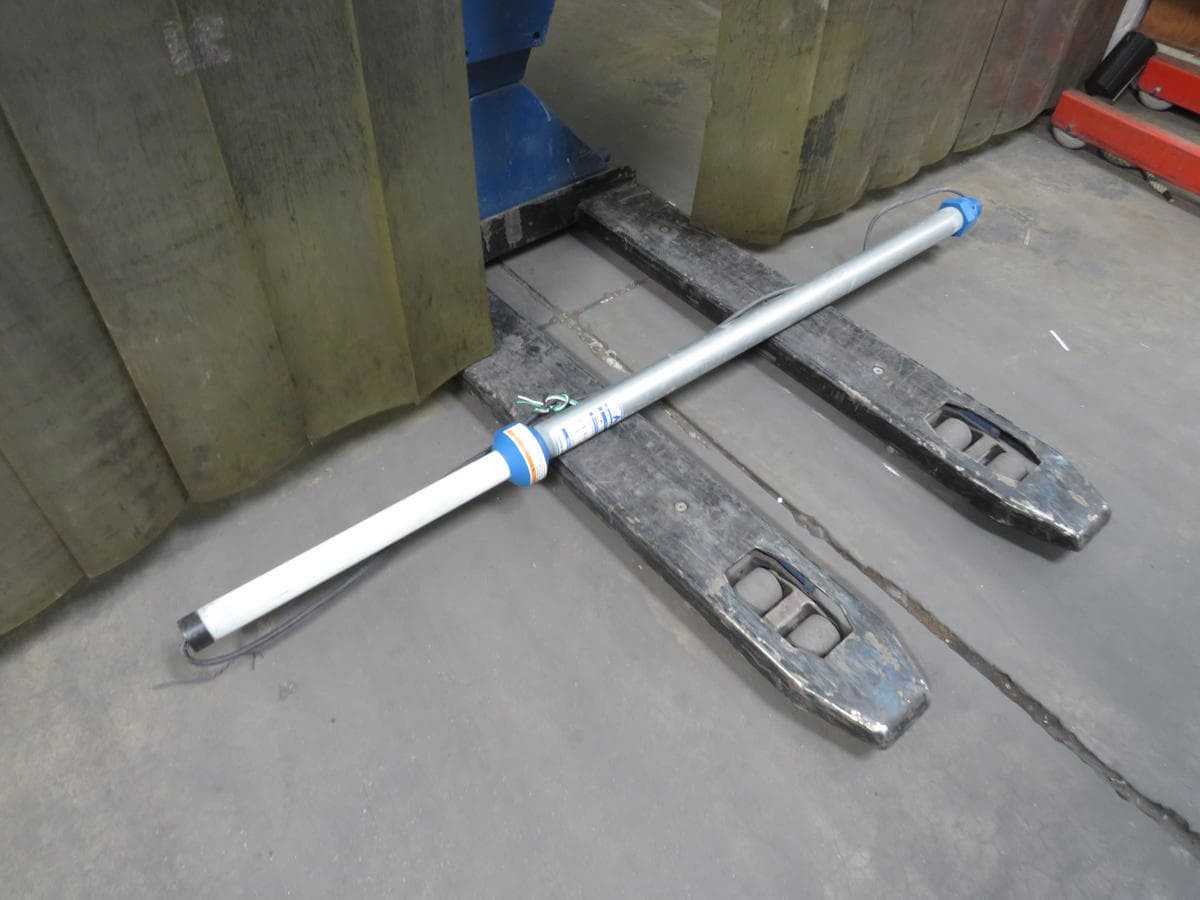 EATON V65H-G 15673 TELESCOPING LIGHT POLE GALVANIZED STEEL T192989 - LIGHTING