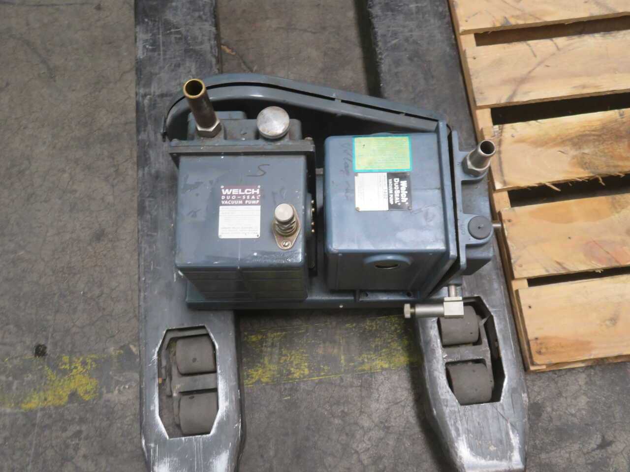 WELCH 1402 DUOSEAL VACUUM PUMP T271680 - VACUUM PUMP