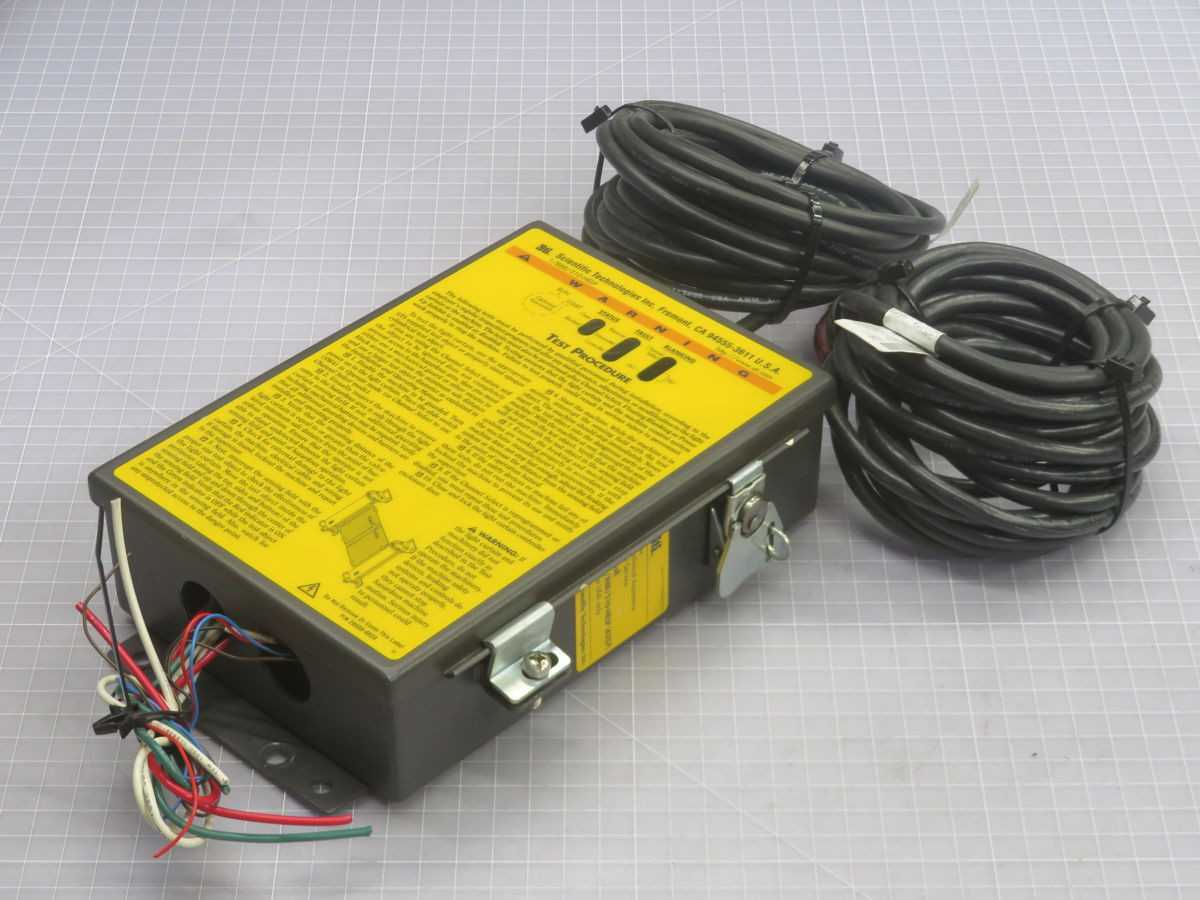 STI LCC-FB-AC1-U 70027-1000 LIGHT CURTAIN CONTROLLER T247306 - INDUSTRIAL PARTS