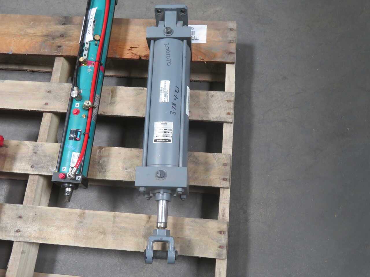 FOXBORO A84A1AB12 DOUBLE ACTING PNEUMATIC CYLINDER T270041 - PNEUMATIC CYLINDERS & ACTUATORS