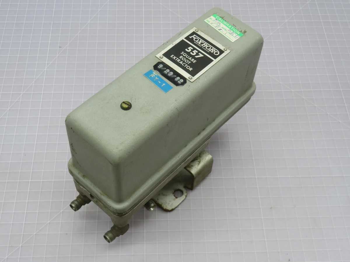 FOXBORO 557 SQUARE ROOT EXTRACTOR T221543 - OPERATOR CONTROLS