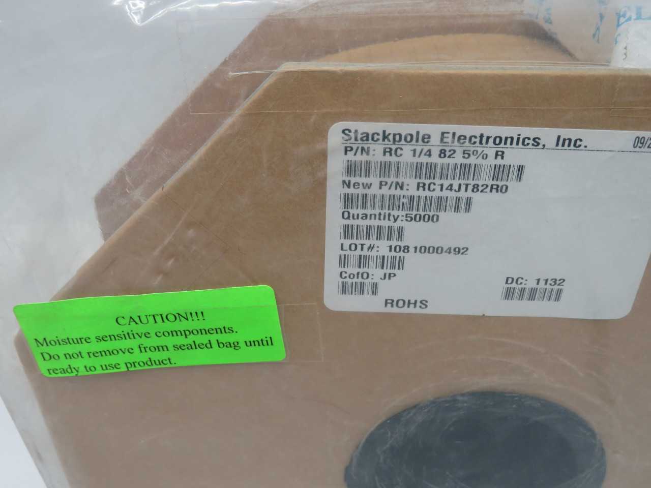 LOT OF 5000 STACKPOLE ELECTRONICS RC 1/4 82 5% R RC14JT82R0 2 OHMS ±5% 0.25W 1/4W THROUGH HOLE RESIS - ELECTRICAL COMPONENTS