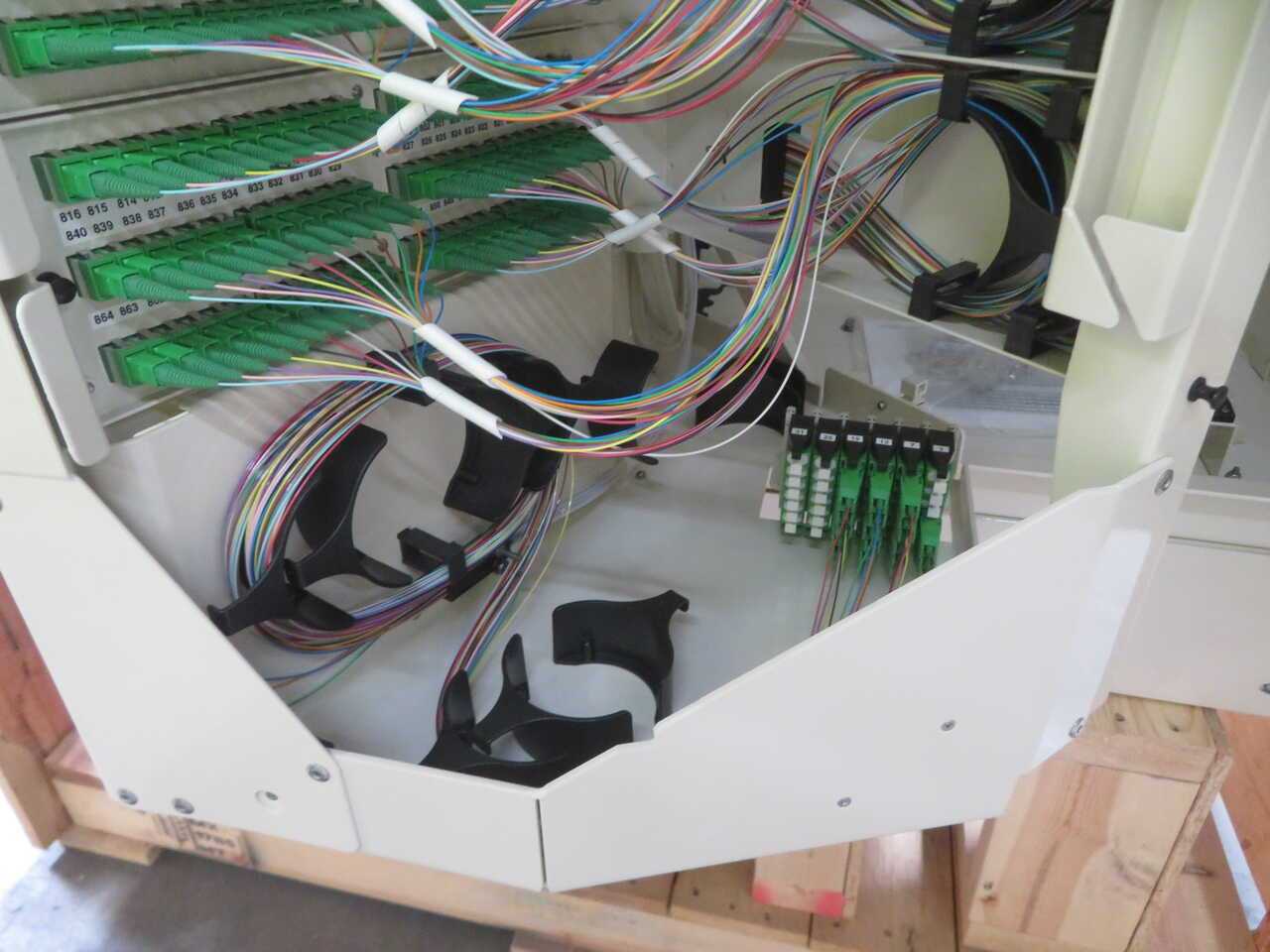 Commscope FD3-AJ864J00JGBP4 Fiber Distribution Large Cabinet T272422 - FIBER OPTIC CABLE