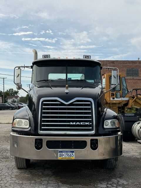2015 Mack CXU613 Cab & Chassis Truck, 335 HP, 6x4 Manual, 50,000 lb GVWR, 300,000 Mileage - CAB & CHASSIS TRUCKS