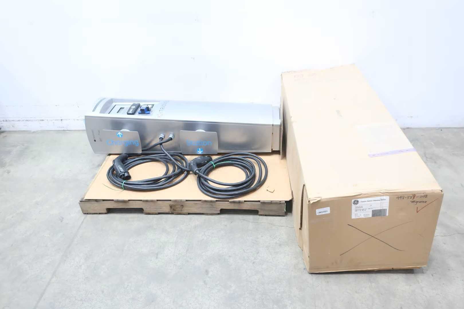 SKU 1786838 - LOT OF 4 LVL 2 EV CHARGING STATION 30A 120/208/240V-AC - ELECTRICAL COMPONENTS