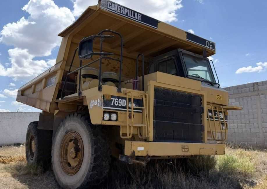 2002 Caterpillar 769D Off-Road Truck With 518 HP Engine And 40t Capacity - OFF-ROAD TRUCKS