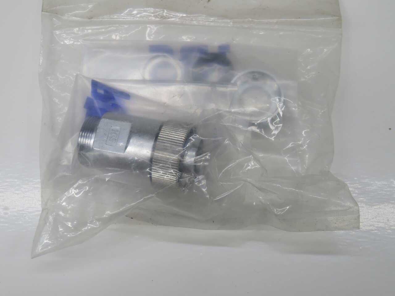 LOT OF 14 FANUC A05B-1137-J057 EE CONNECTOR T271141 - PLUGS & RECEPTACLES