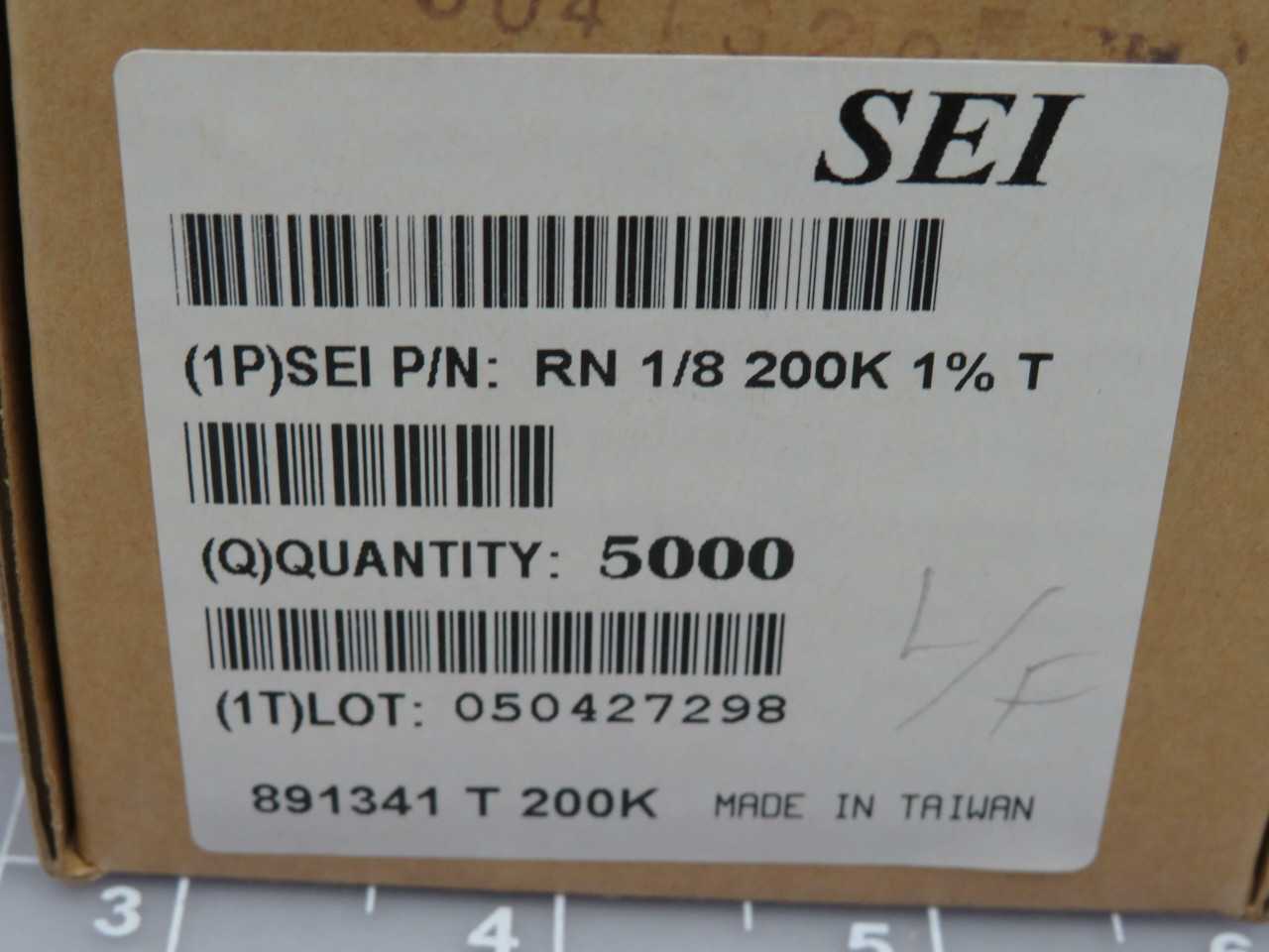 LOT OF 5000 SEI RN 1/8 200K 1%T 891341 T 200K RESISTOR 200K 1% T172584 - ELECTRICAL COMPONENTS