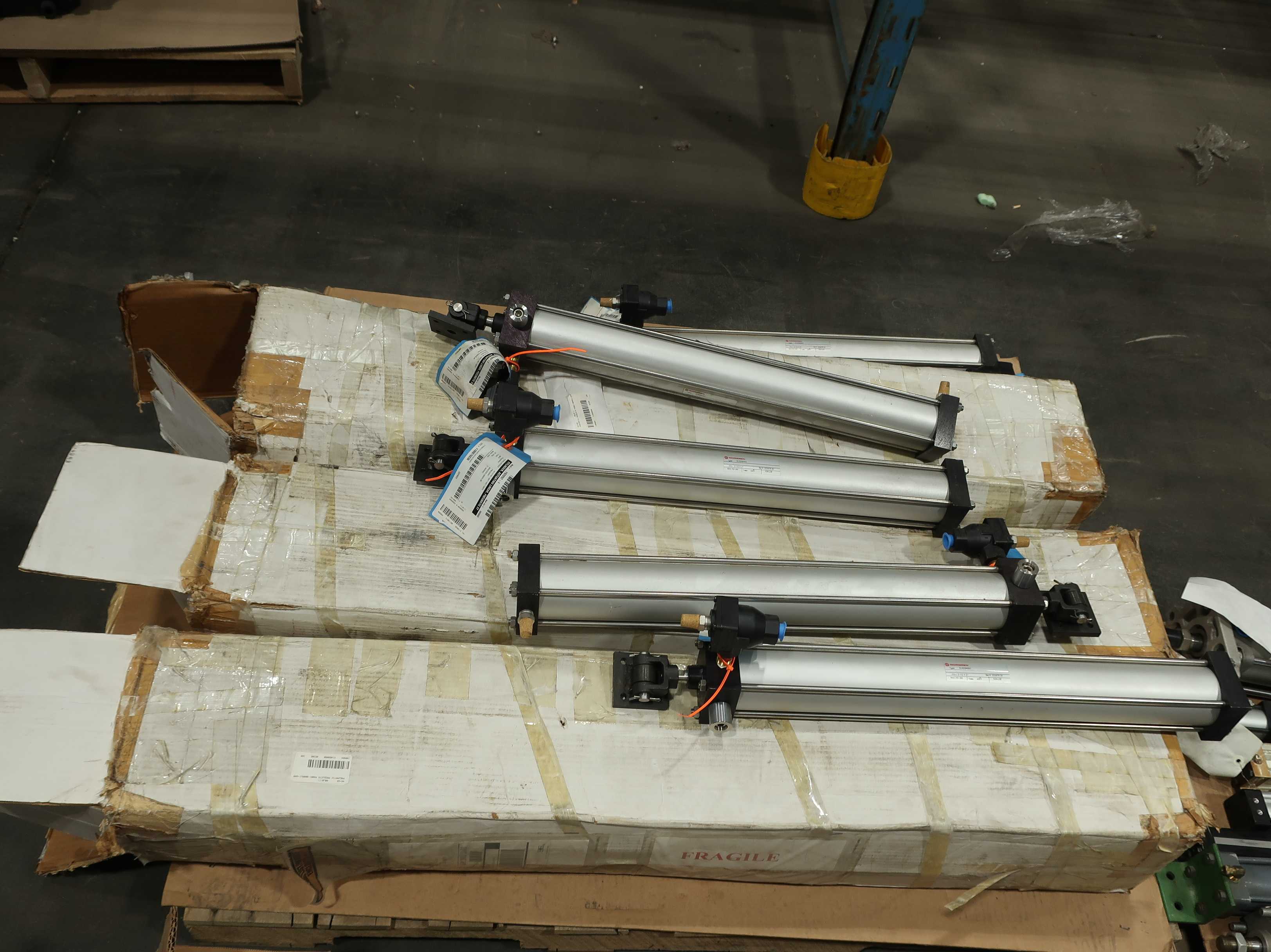 SKU 1775639 - 3 PALLETS OF ASSORTED PNEUMATIC CYLINDERS - PNEUMATIC CYLINDERS & ACTUATORS