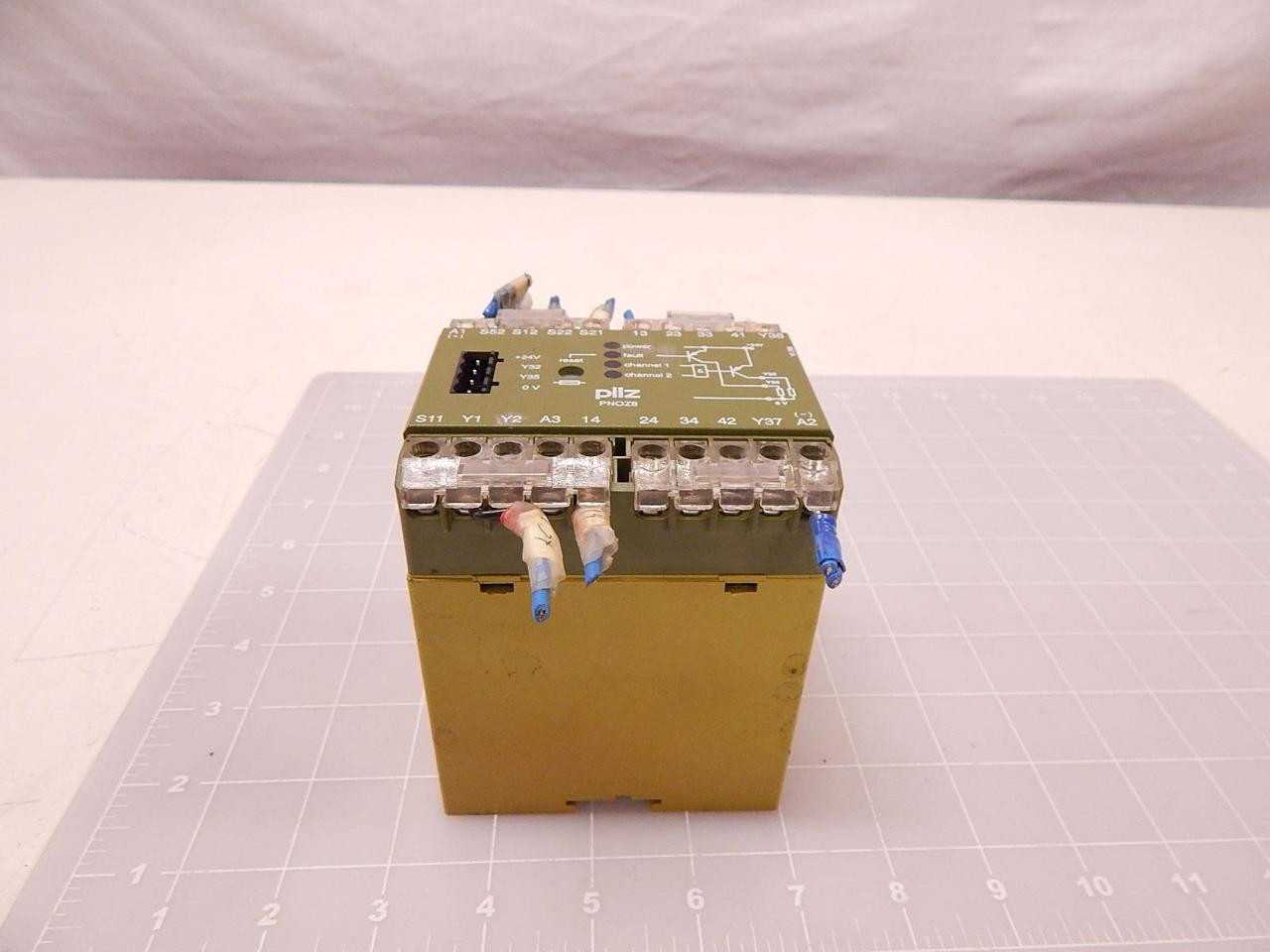 Pilz PNOZ 8 3S/1O Safety Relay DIN VDE 0110 4kV/3 T77954 - SWITCHES