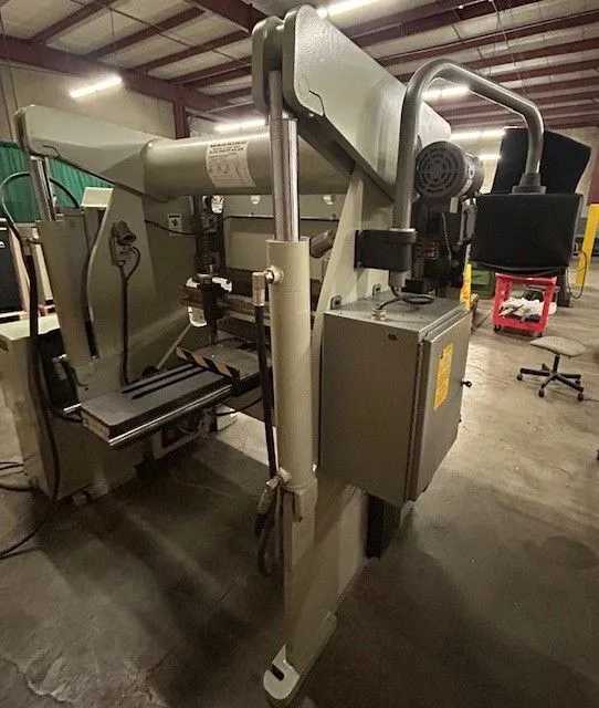 1995 Accurpress 7606 Hydraulic Press Brake, 60 Ton, 6' 8" Stroke, CNC Hurco AB7/S6 - PRESS BRAKES