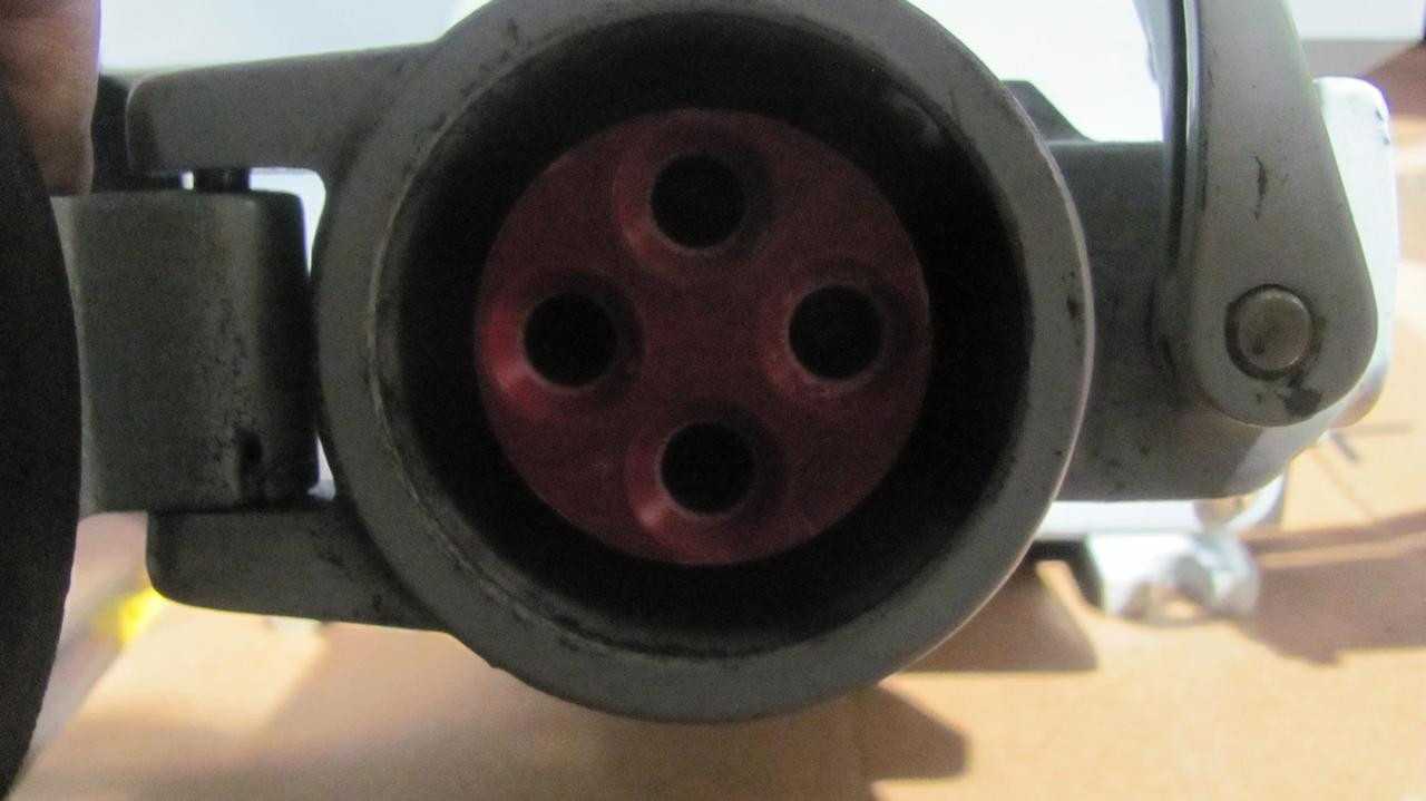 CROUSE-HINDS N5R6352 M89 ENCLOSED BREAKER SWITCH 4 POLE 60 AMPS 600 VAC 50 HP - CIRCUIT BREAKERS