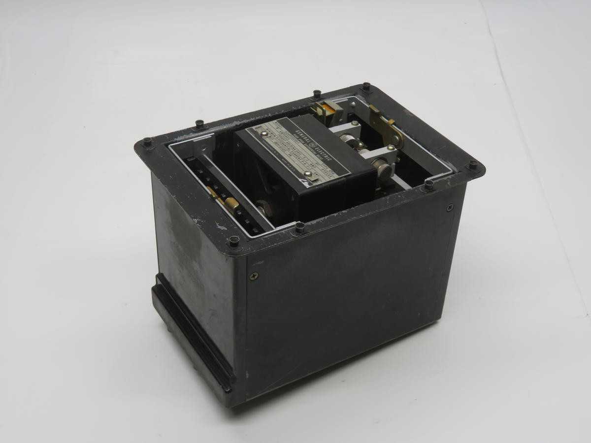 GE 12CFD22B1 HIGH SPEED DIFFERENTIAL RELAY T210540 - ELECTRICAL COMPONENTS
