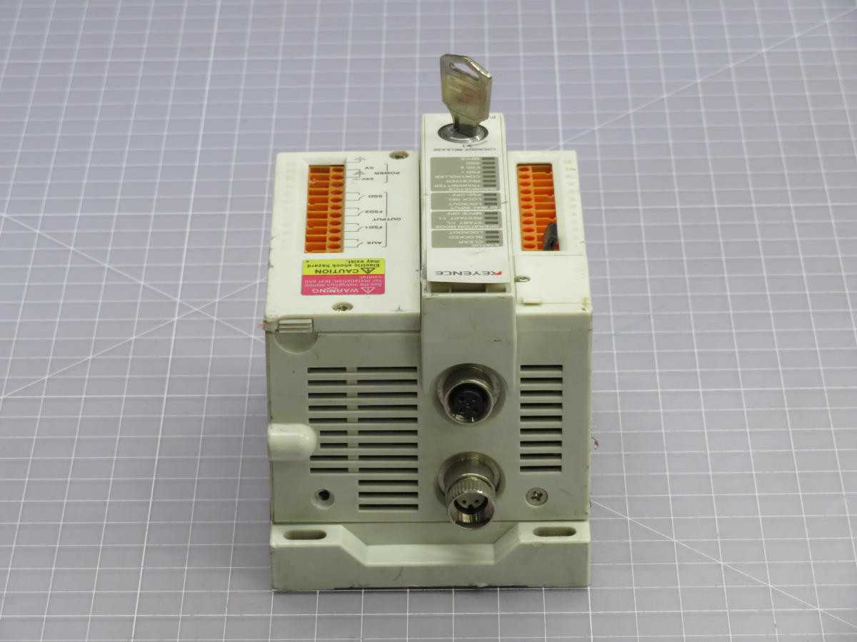 KEYENCE PJ-V90 PHOTOELECTRIC SENSOR BASE CONTROLLER
 T231325 - SENSORS