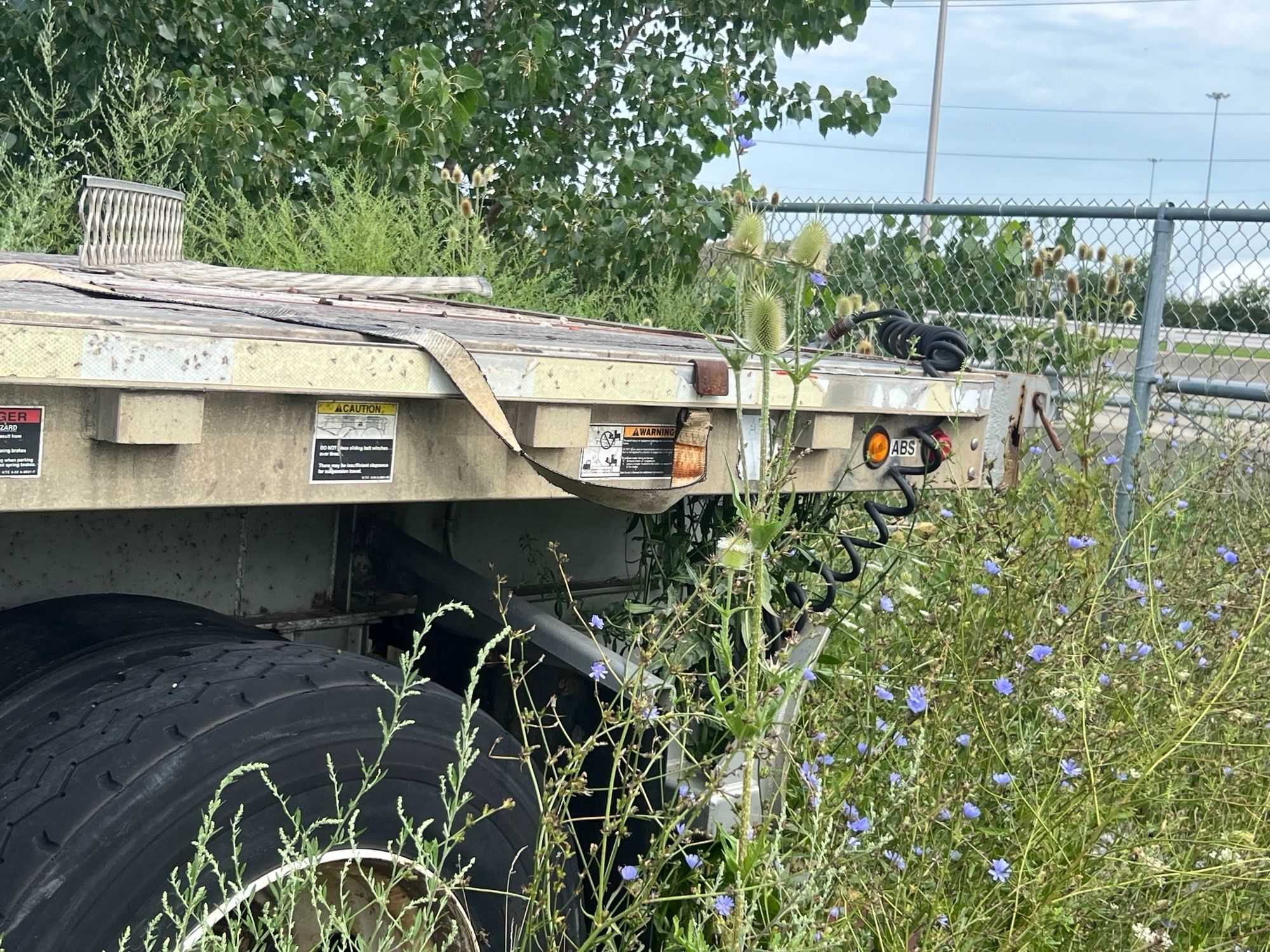 2004 Wilson Flatbed Semi Trailer - Heavy Duty Hauling Solution - FLATBED TRAILER