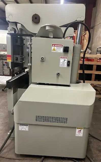 1995 ACCURPRESS 7606 HYDRAULIC PRESS BRAKE, 60 TON, 6' 8" STROKE, CNC HURCO AB7/S6 - PRESS BRAKES