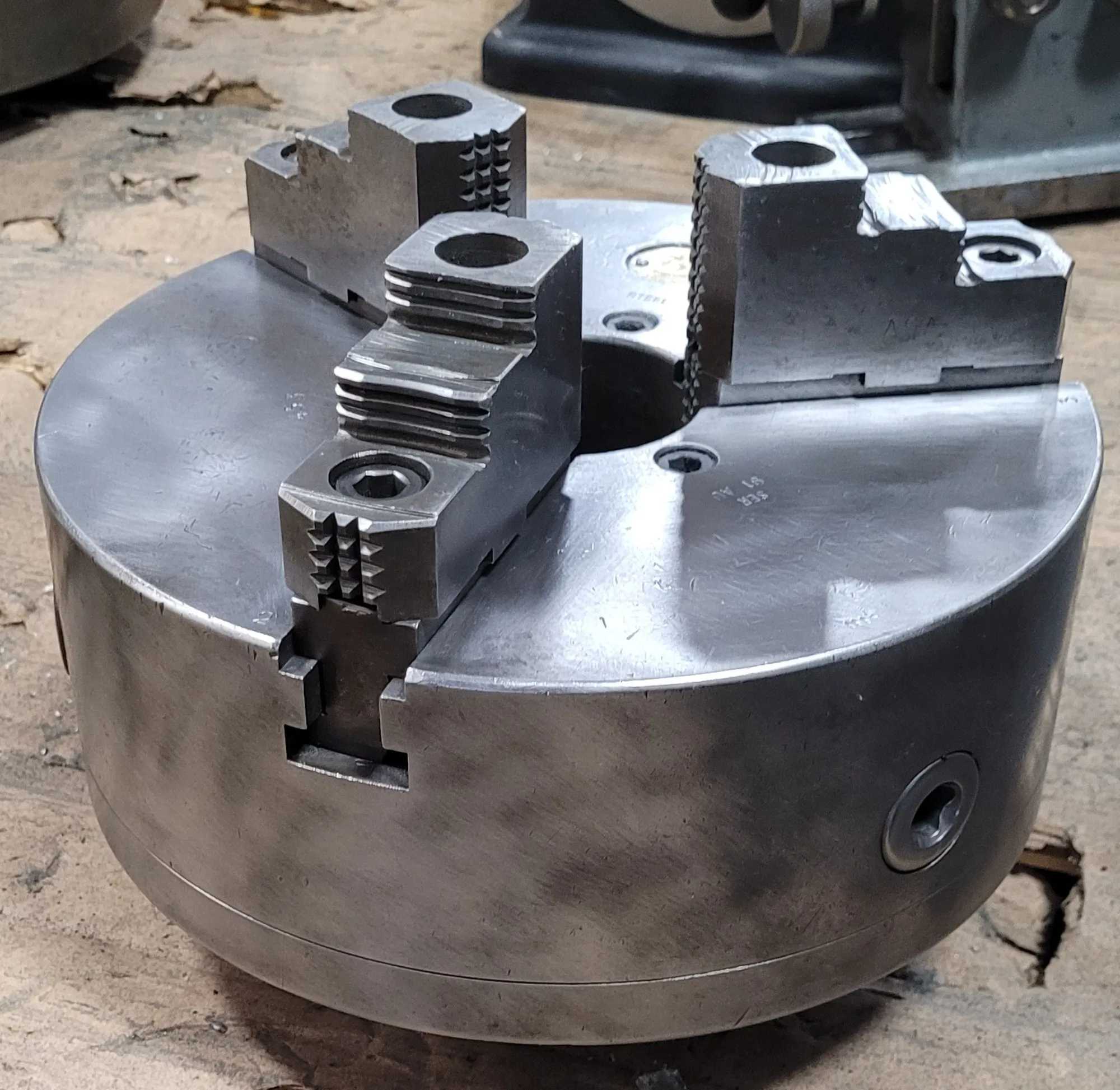 10” Bergmans 3 Jaw Chuck D1-6 With Chuck Key - Precision Machining Tool - MACHINING ACCESSORIES & TOOLING