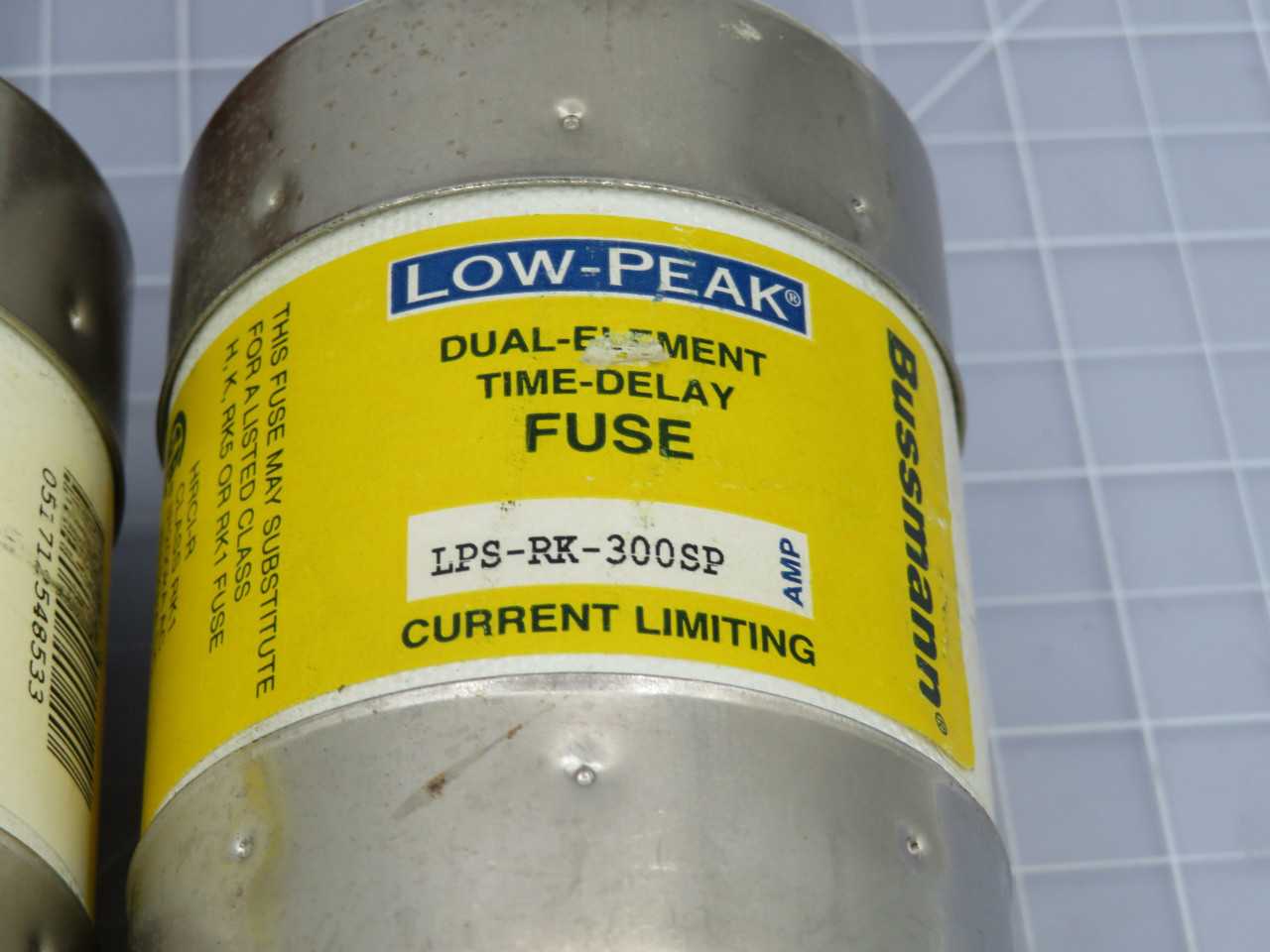 LOT OF 3 BUSSMAN LPS-RK-300SP LOW-PEAK TIME DELAY FUSE T189820 - FUSES