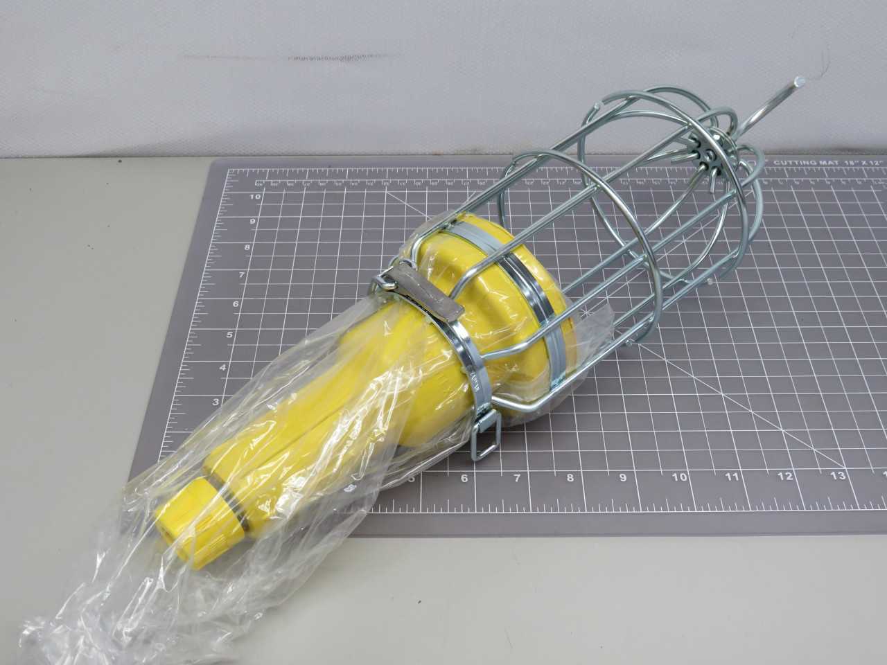 WOODHEAD 1301030035 120300 WATERTITE WET LOCATION INCANDESCENT HAND LAMP 100W WITH QUICK OPEN T16540 - LIGHTING