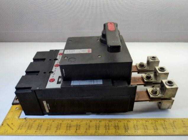 ABB MG-8683 Type MH Circuit Breaker 3P 700 Amp 600V 125/250VDC With Switch - CIRCUIT BREAKERS