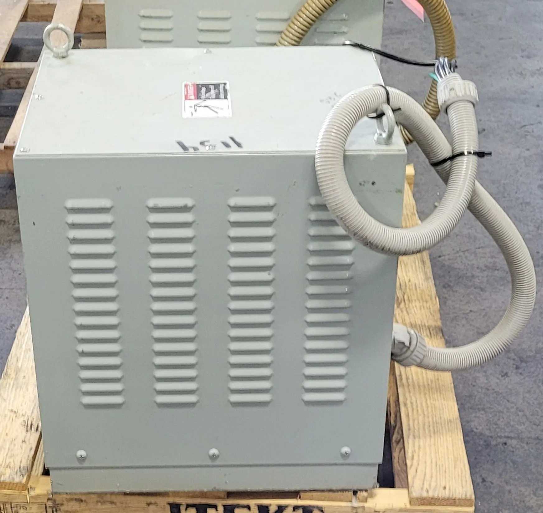 2014 SWALLOW 9 KVA 3-PHASE STEP DOWN TRANSFORMER 440V TO 200V AC - DRY TRANSFORMERS