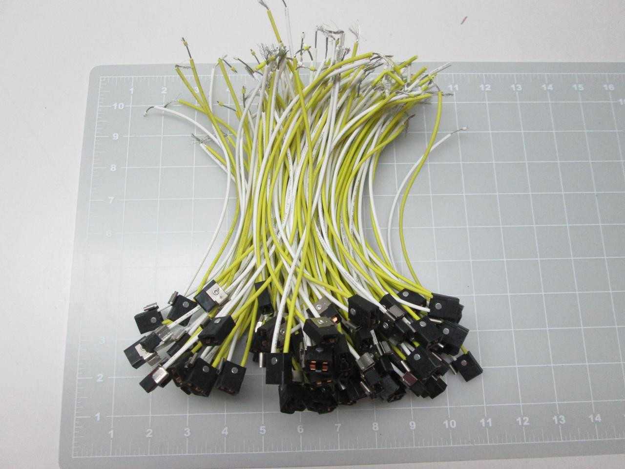 Lot Of 85 WE-02 Lamp Socket Harness T55677 For Reliable Electrical Connections - LAMPS