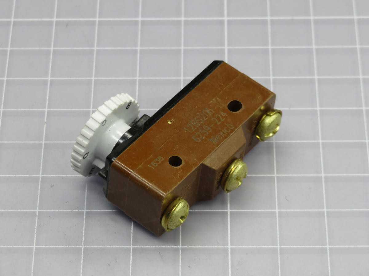 LOT OF 11 HONEYWELL 12BS206 SELECTOR SWITCH T225241 - SWITCHES
