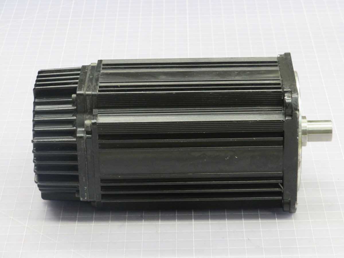 Yaskawa AC Servo Motor T248077 - High Performance Precision Control - SERVO