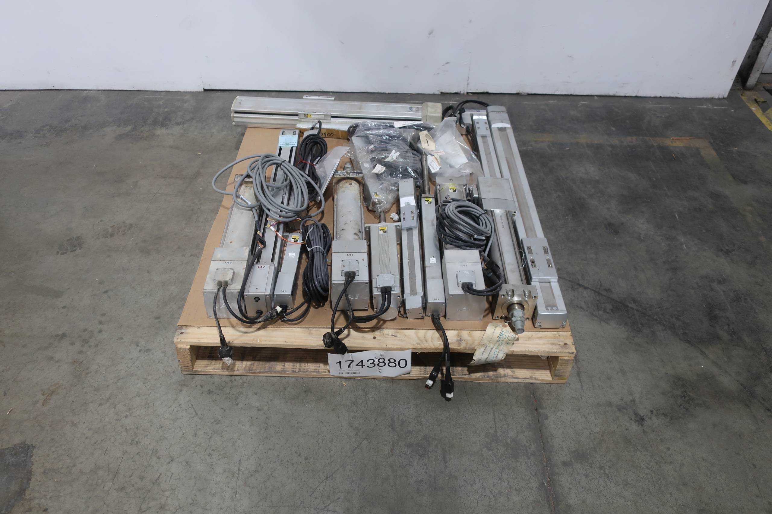 SKU 1743880 - PALLET OF ASSORTED LINEAR SERVO MOTORS AND ACTUATORS - LINEAR SERVO MOTORS
